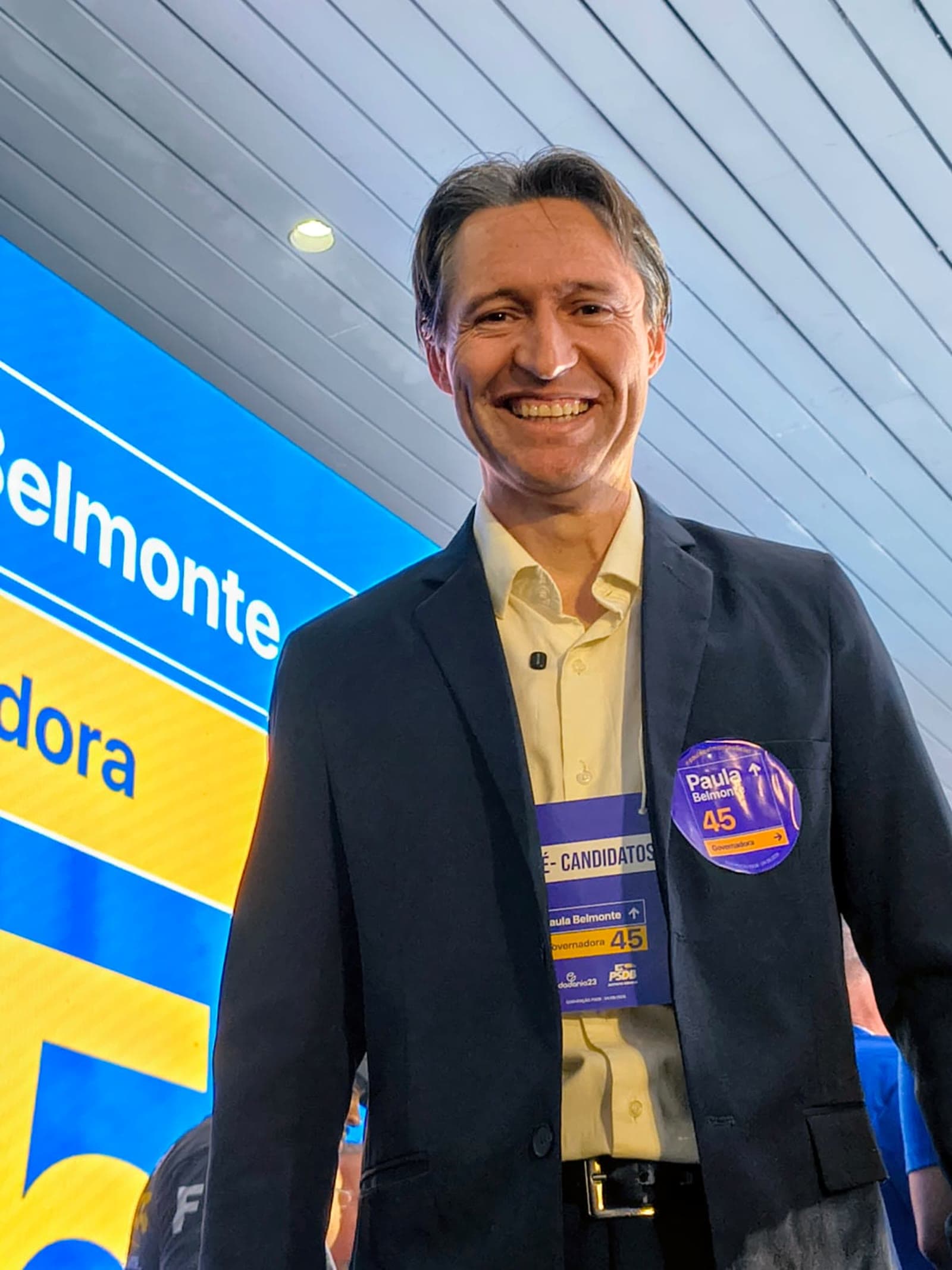 Anderson Vieira com credencial de pré candidato na convenção do PSDB do Distrito Federal